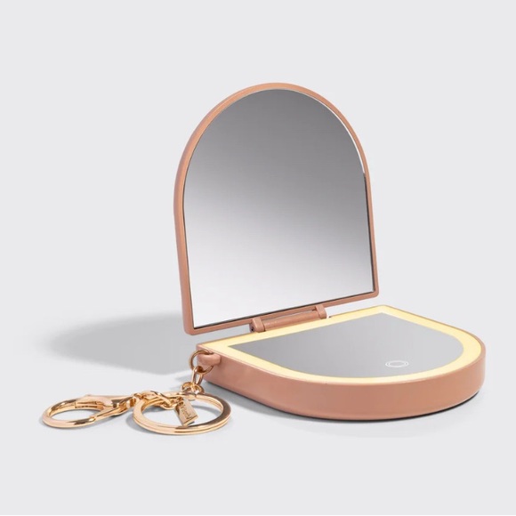 Kitsch LED Compact Mirror Keychain - Picture 3 of 5